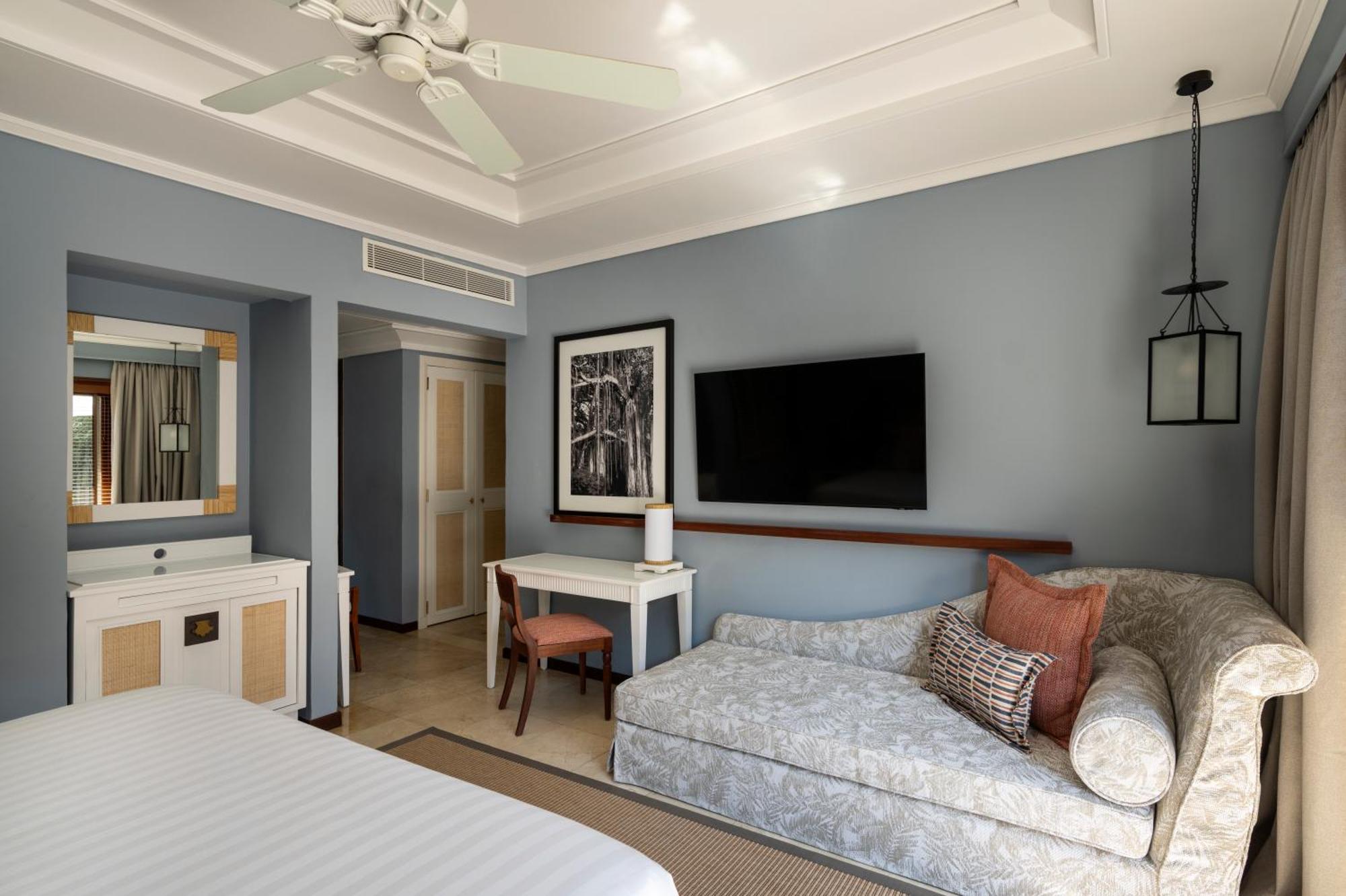 Constance Belle Mare Plage Exteriér fotografie A room at the hotel